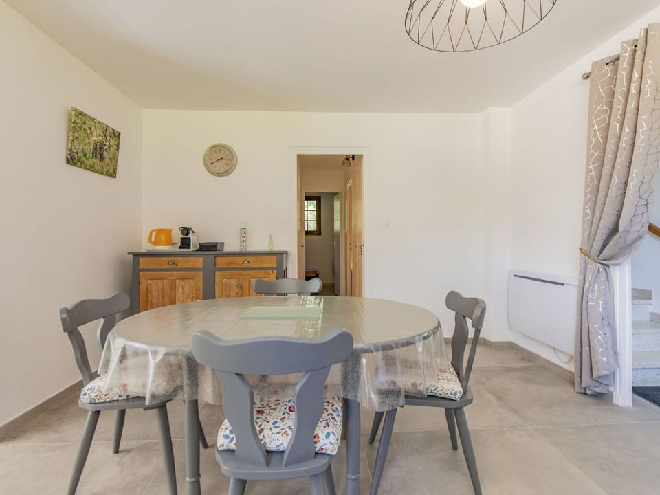 Table, Furniture, Property, Chair, Wood, Interior Design, Floor, Flooring, Kitchen & Dining Room Table, Hardwood