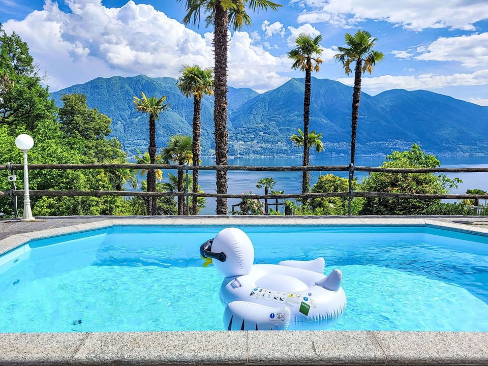 Swimming Pool, Resort, Leisure, Outdoor Furniture, Umbrella, Eco Hotel, Mountain Range, Resort Town, Vacation, Tropics