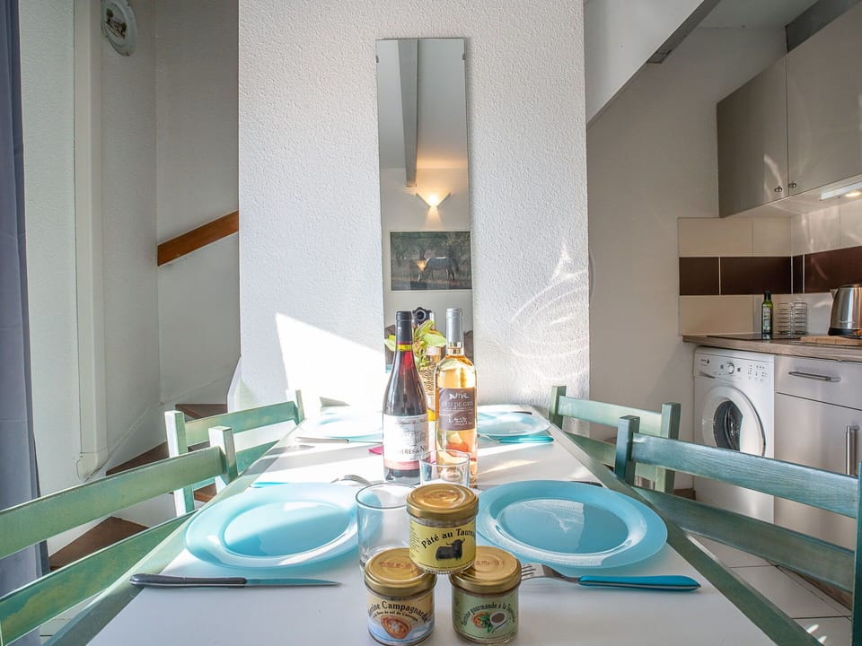 Plant, Sky, Plant Community, Cloud, Tree, Land Lot, Vegetation, Natural Landscape, Grass, Shrub