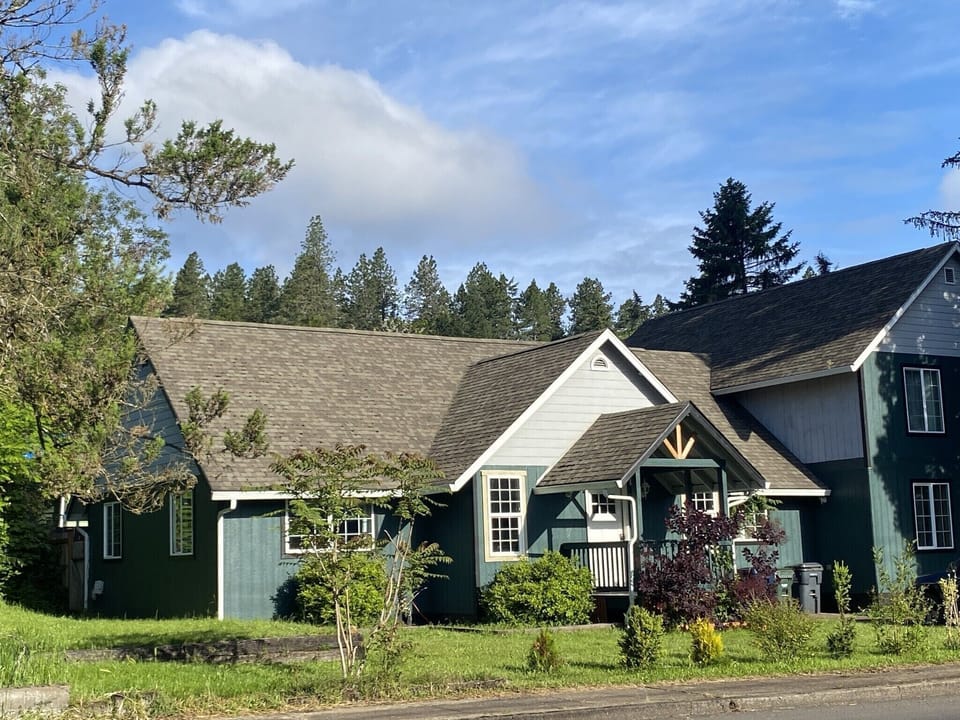 Spacious Front Yard