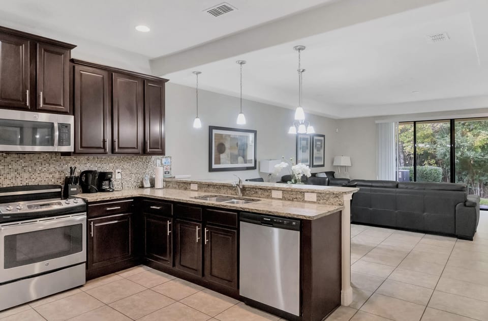 Kitchen/livingroom view 