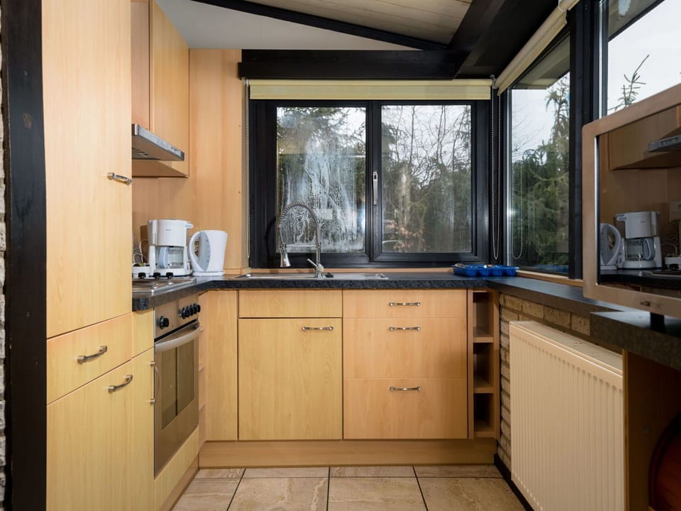 Brown, Cabinetry, Kitchen Sink, Countertop, Furniture, Building, Tap, Property, Sink, Window
