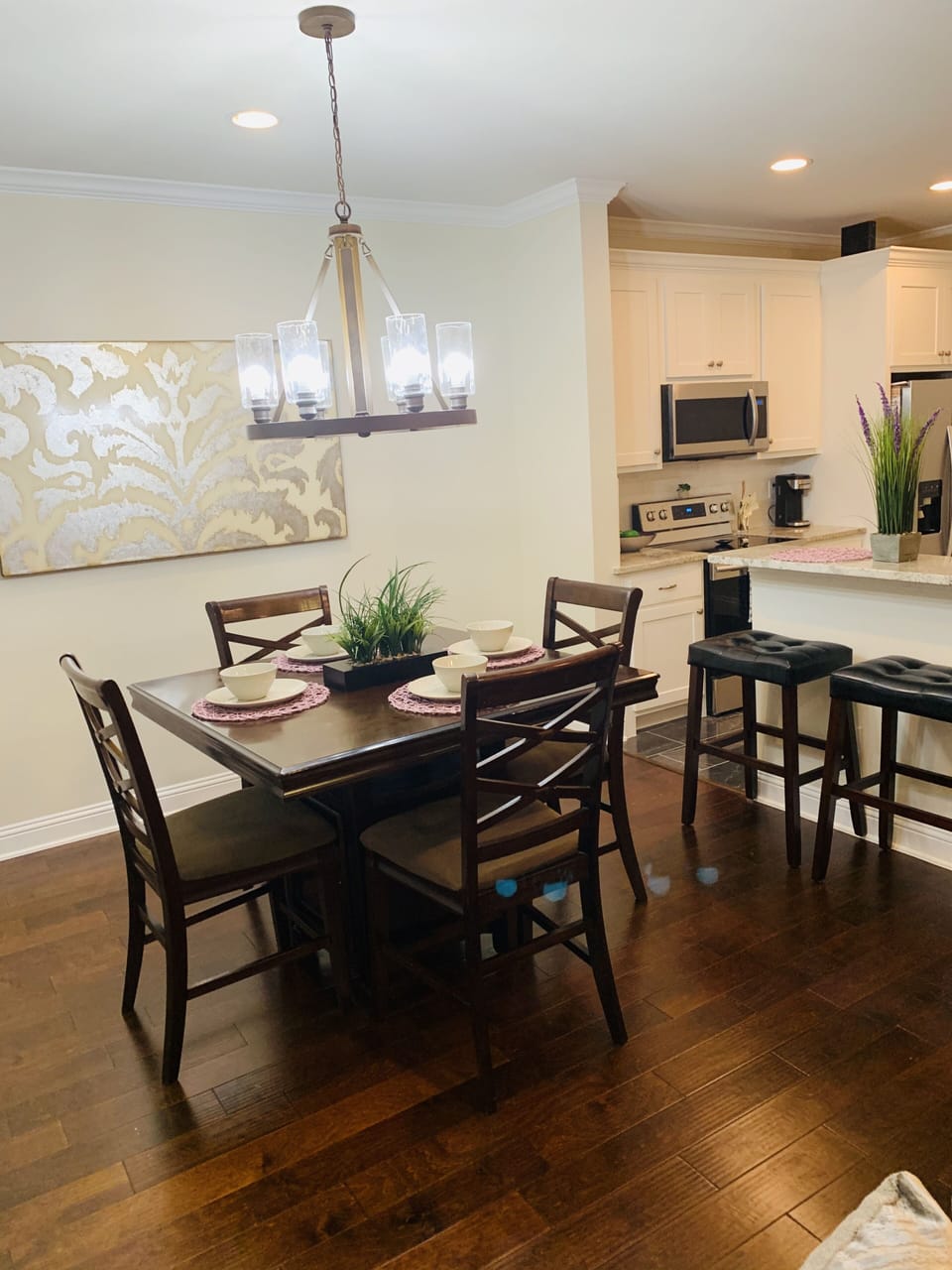 Dining Room with 5 bar stools