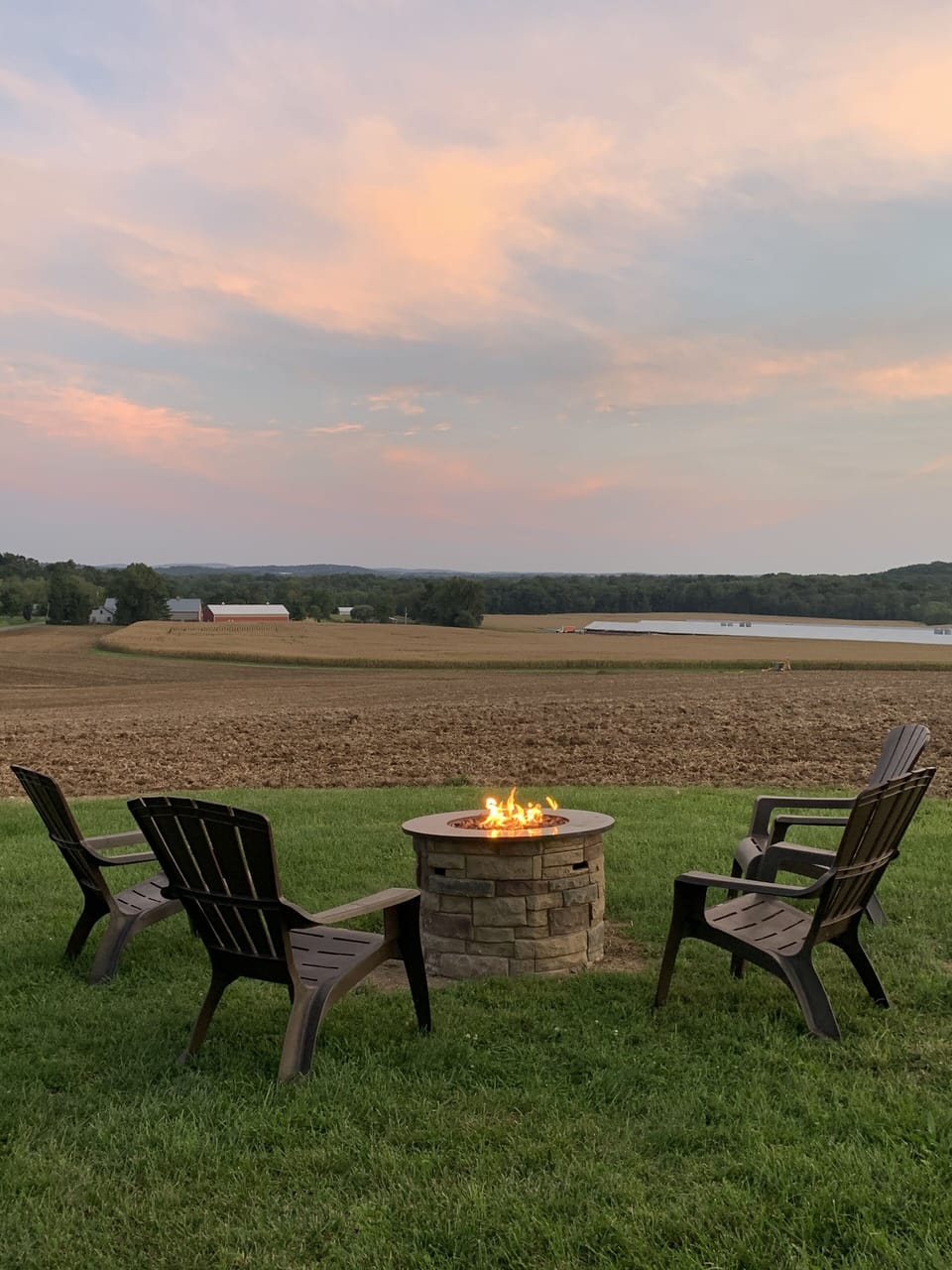 Outdoor propane fire pit