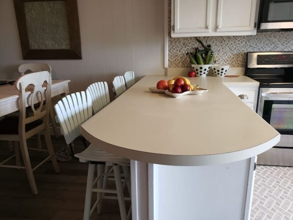 Breakfast bar seats 4