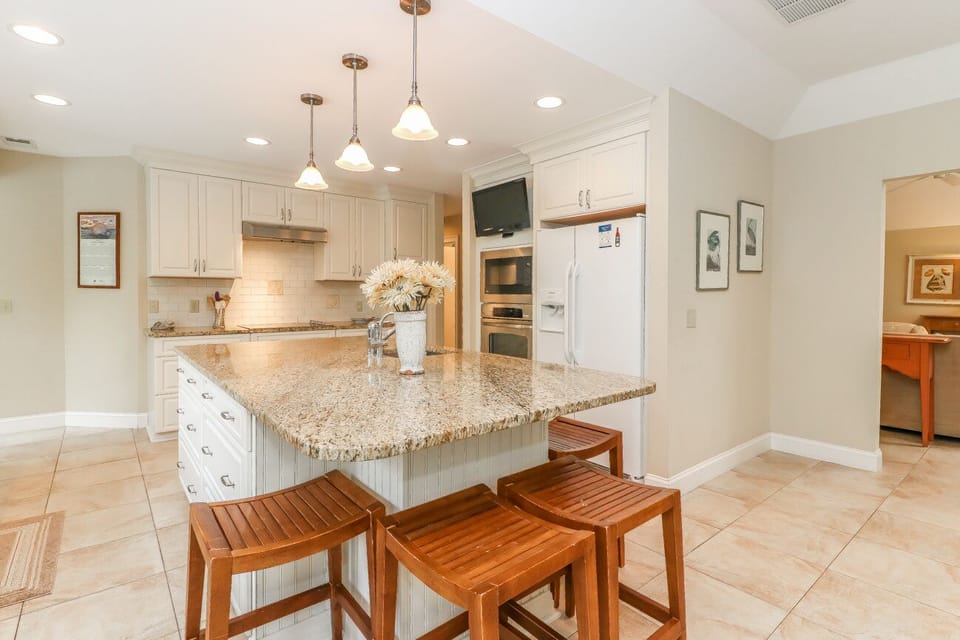 16 Sandhill Crane - Kitchen