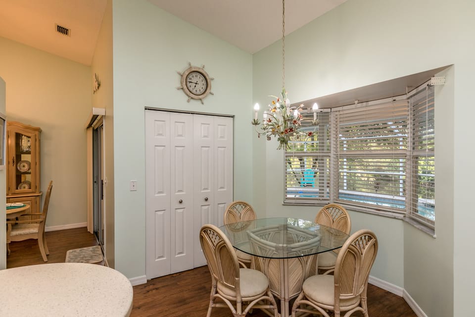 Breakfast Nook