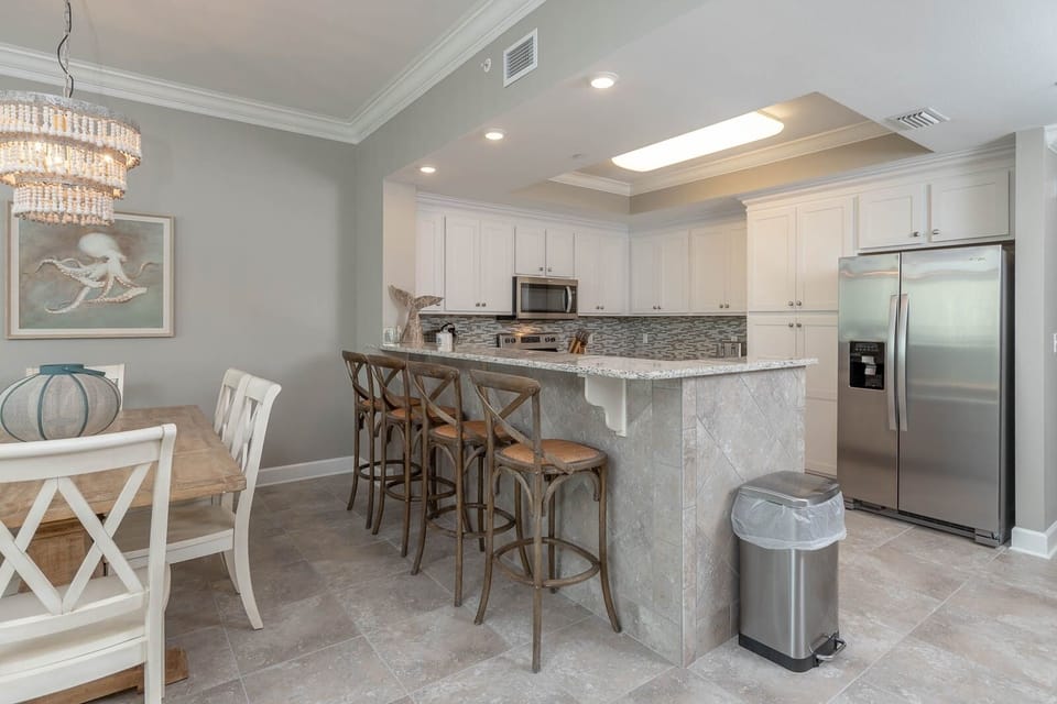 bar/kitchen