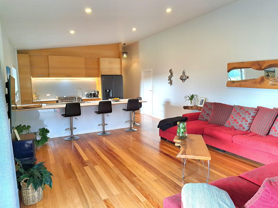 Open plan living/ kitchen