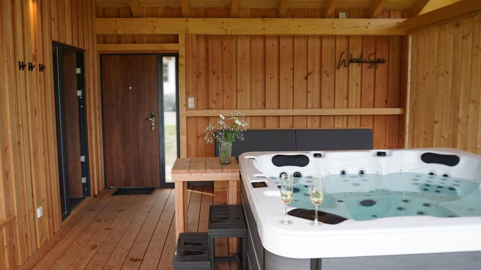 Indoor spa tub