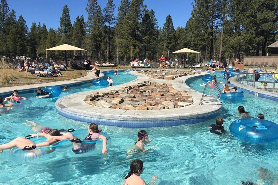 "We had a great stay in Sunriver. Location was perfect - easy bike access to village/SHARC, marina and northern trails. The house was clean" - Marta