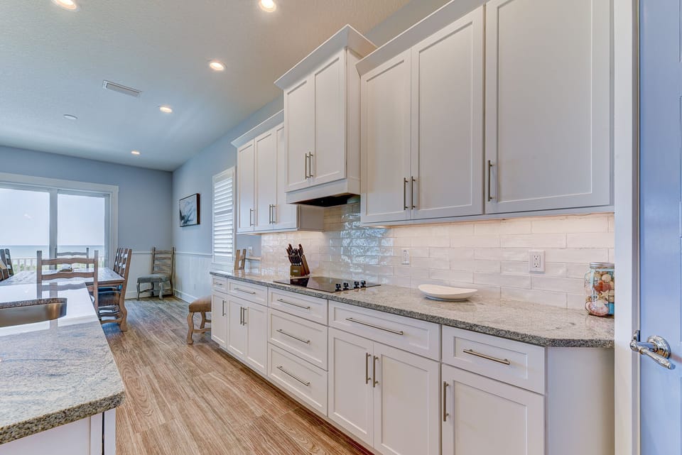 Fully Equipped Kitchen with Stainless Steel Appliances