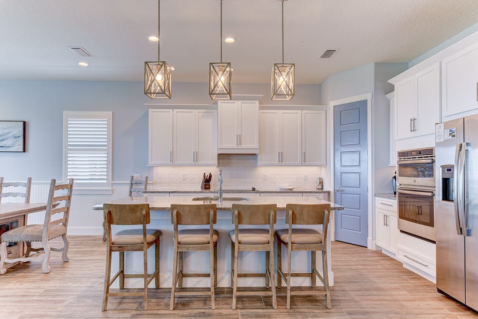 Breakfast Bar - Seating for Four