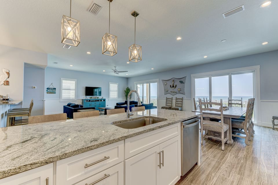 Fully Equipped Kitchen with Stainless Steel Appliances - Second Floor