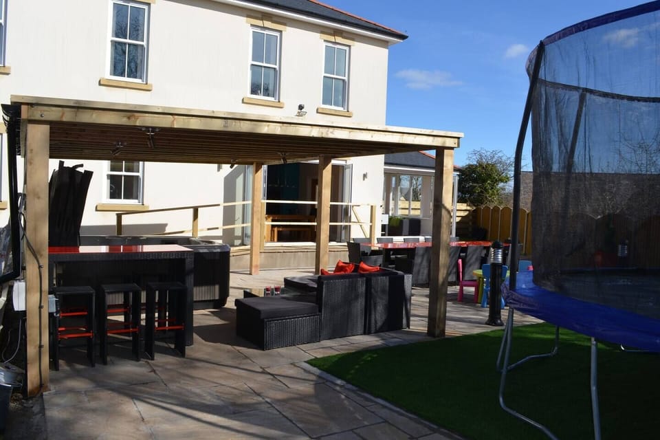 All facilities included in the rental cost