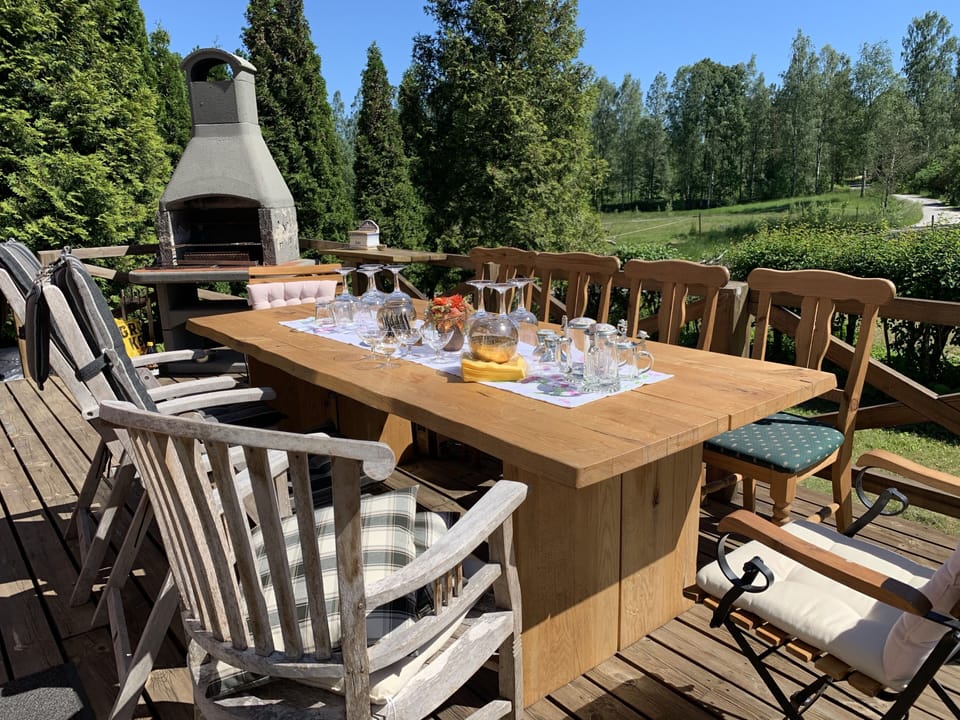 Outdoor dining
