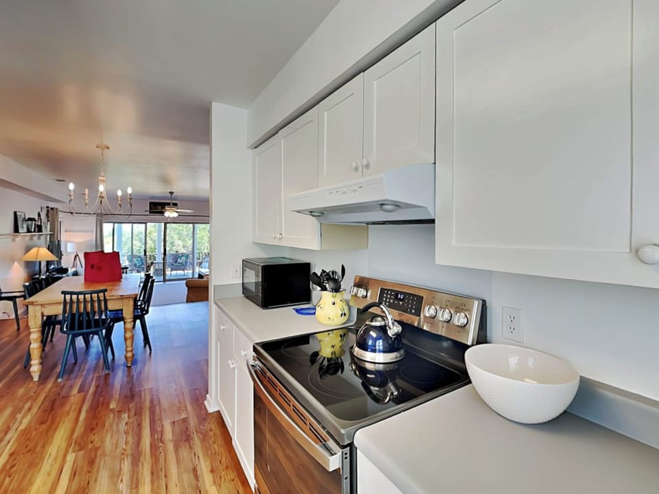 Full Kitchen