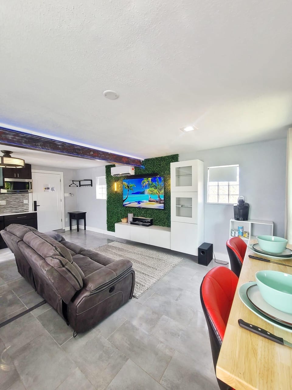 Enjoy your breakfast on our fold down high table or use it as a work station.