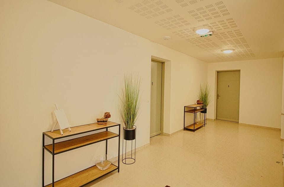 ENTRE RESIDENCE