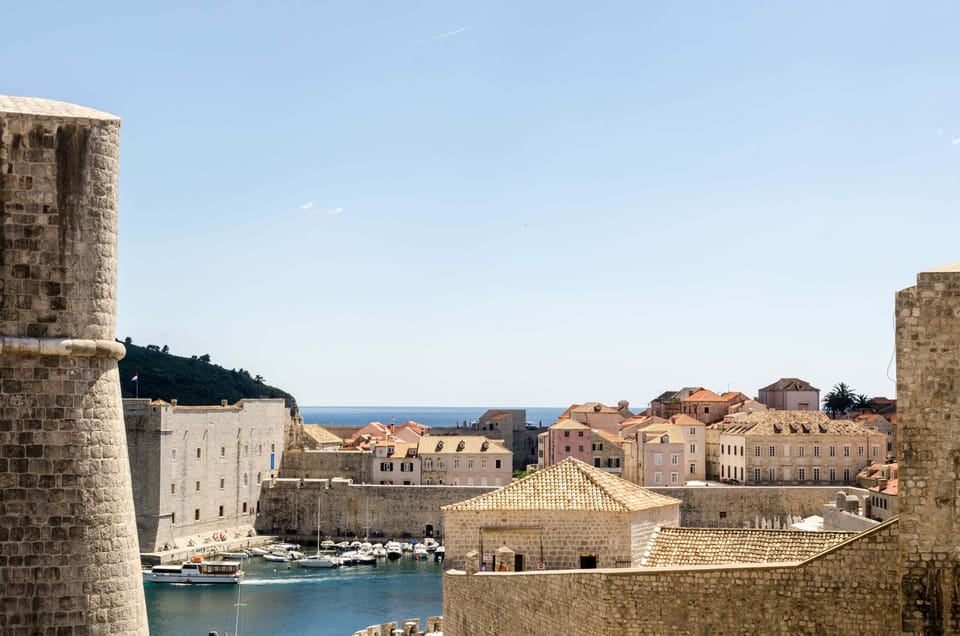 Studio Lončarica next to Revelin Apartment in Dubrovnik