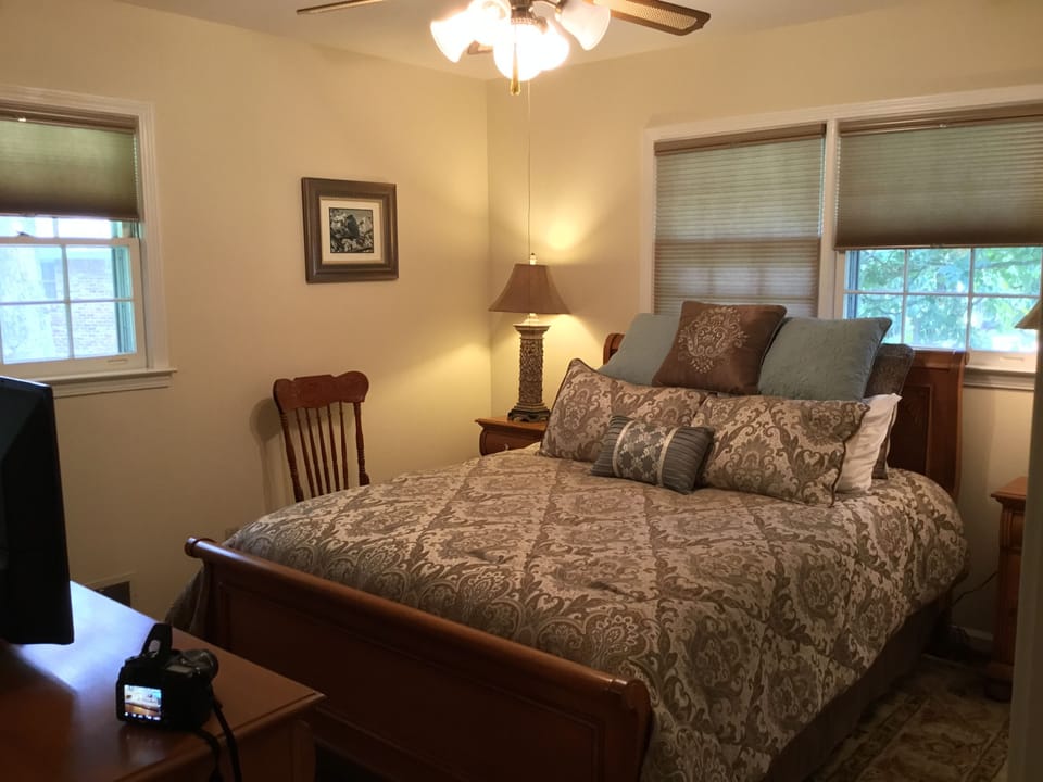 Upstairs Queen bedroom
