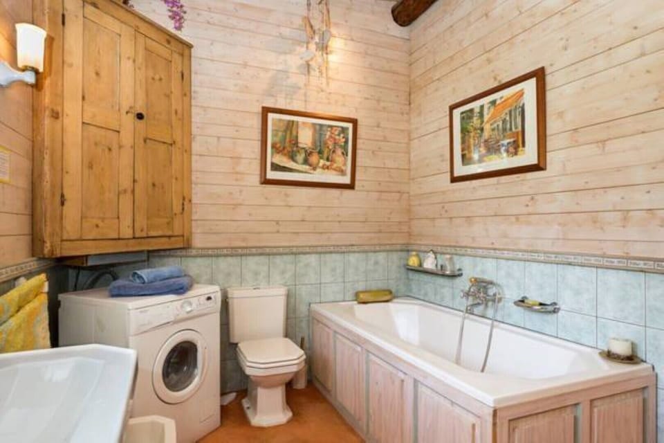 En-Suite Room Bathroom