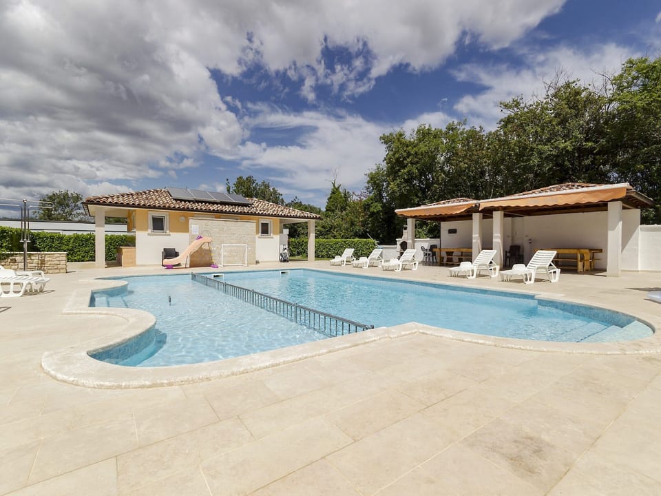 Holiday Home Swimming Pool