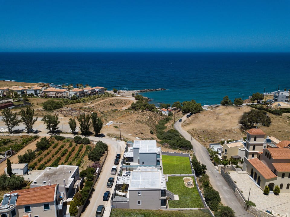 Overview of the surroundings.