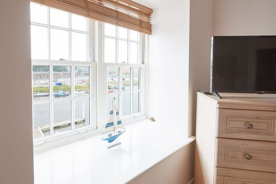 Seal Watch, Whitby - Host & Stay
