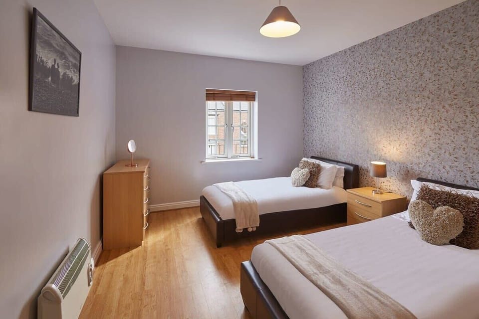 Seal Watch, Whitby - Host & Stay