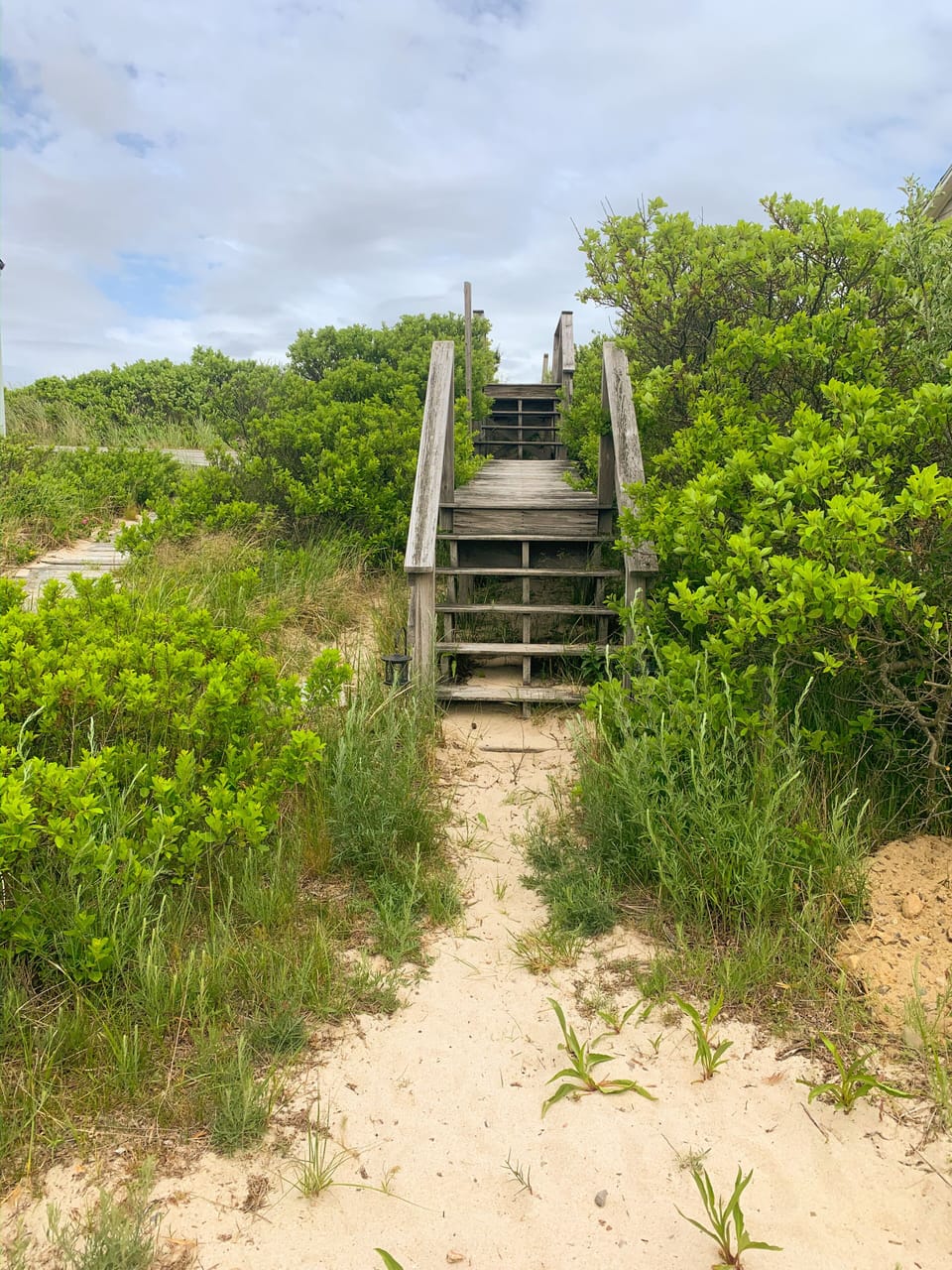 Path to beach 100ft away