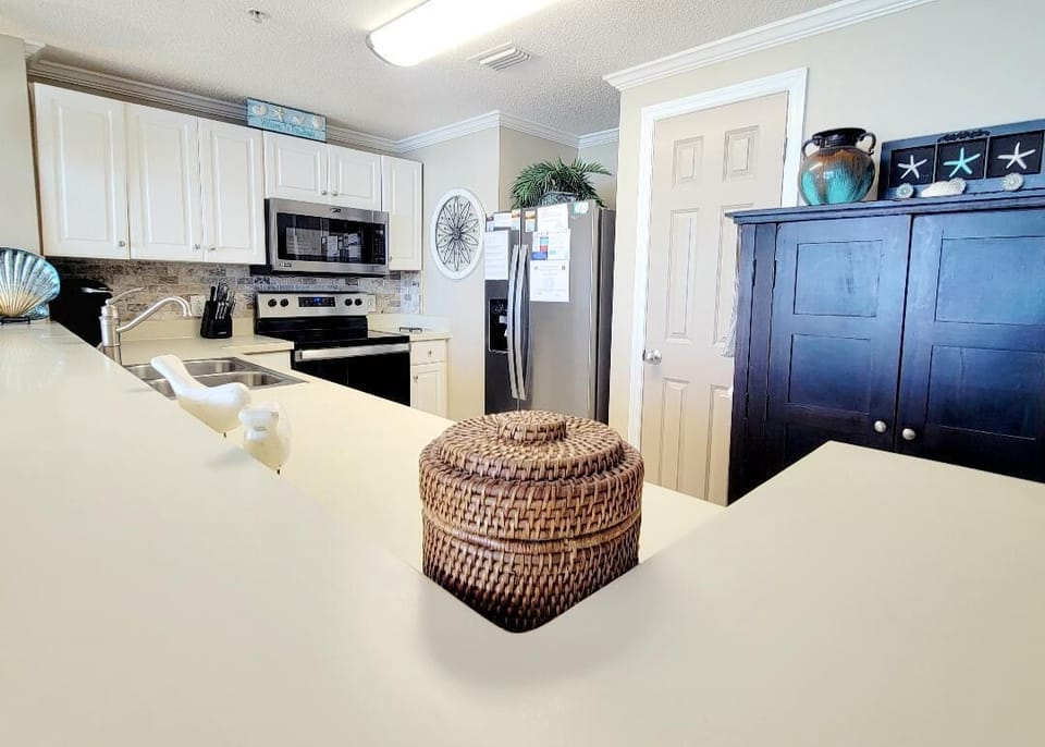 Full kitchen ~ Vacations by fayla