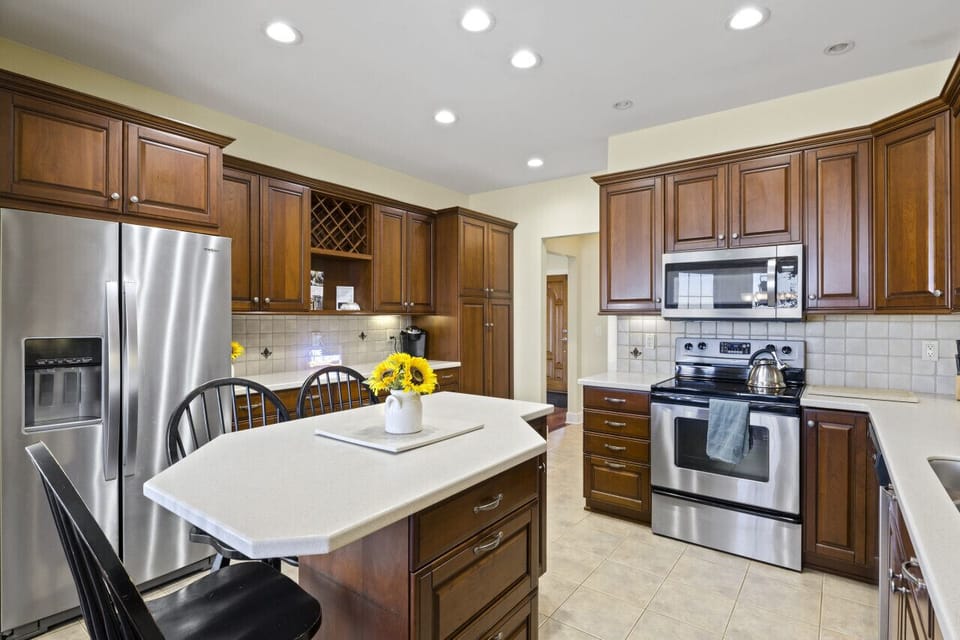Full Kitchen