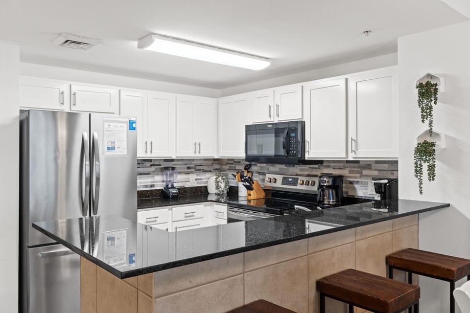 Kitchen with Breakfast Bar