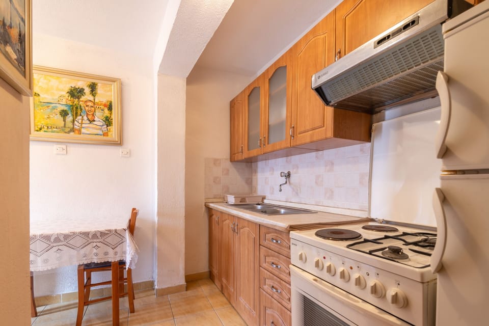 Kitchen 2