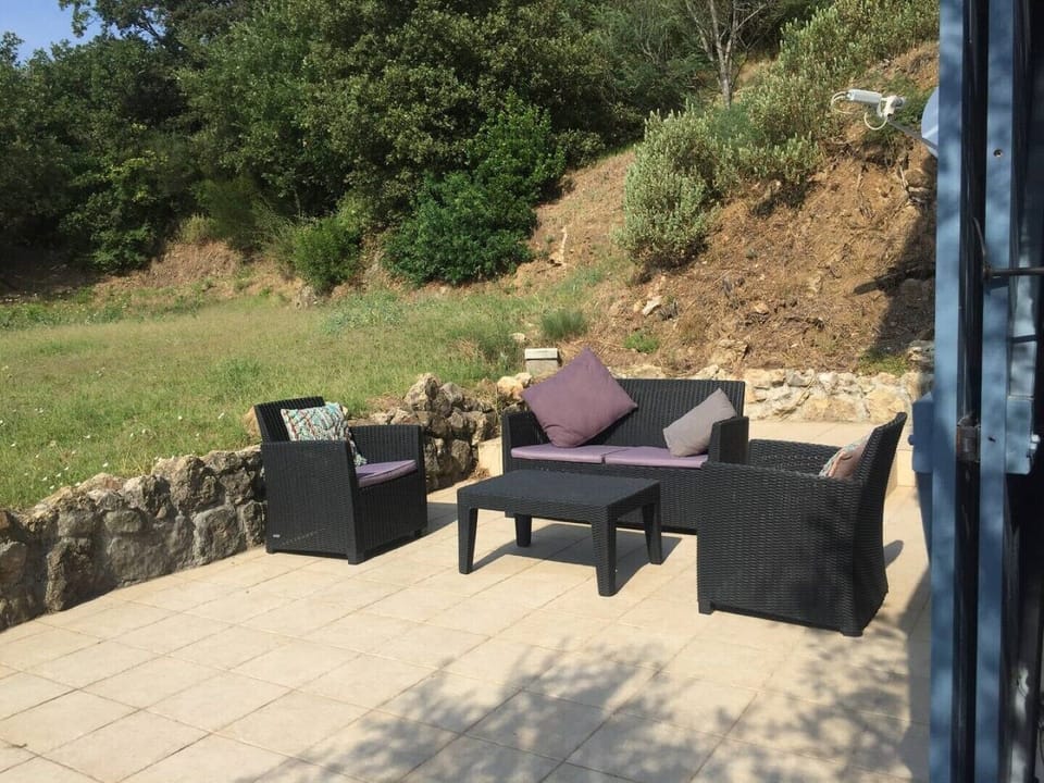 The garden and side terrace