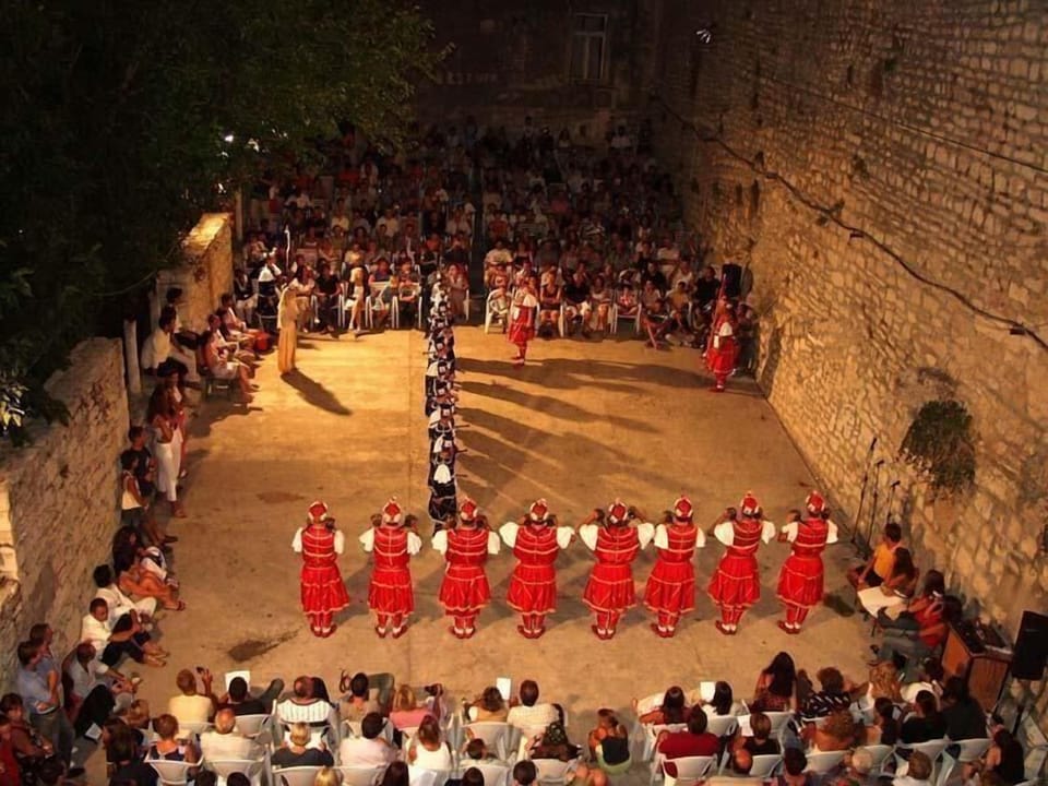 antique dance(moreška)