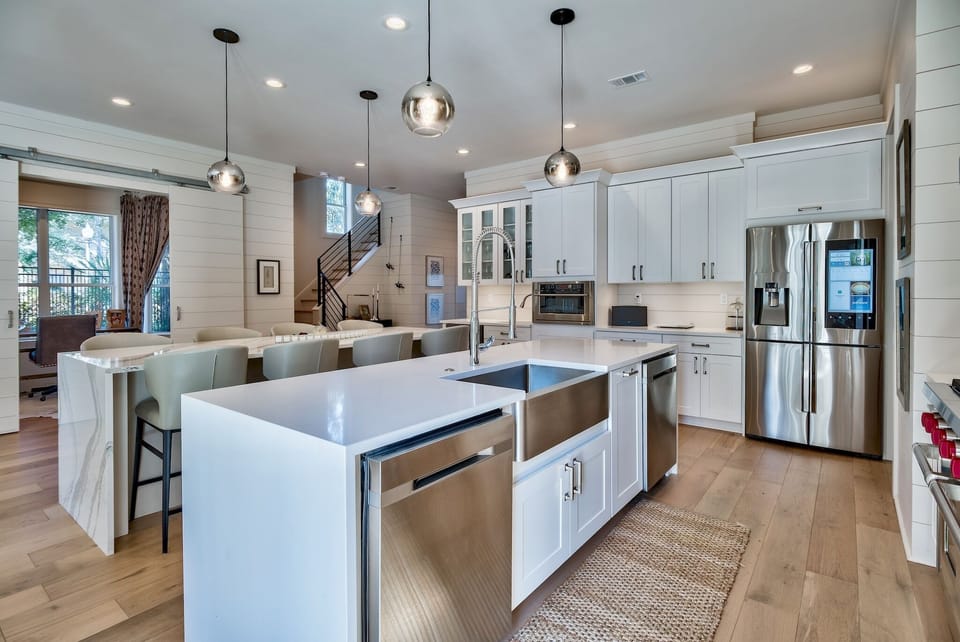 First Floor: Kitchen