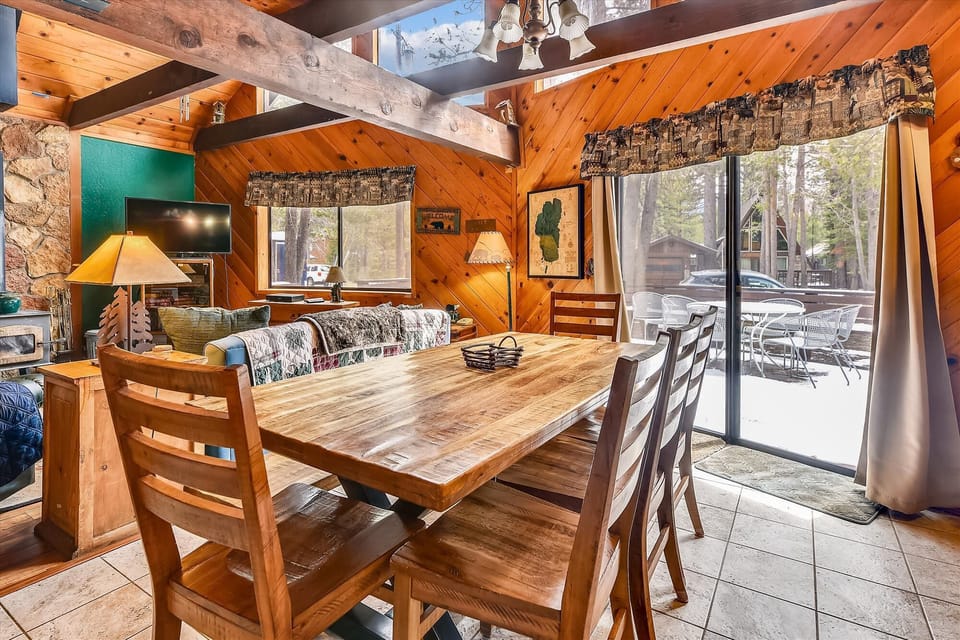 mainlevel-diningroom