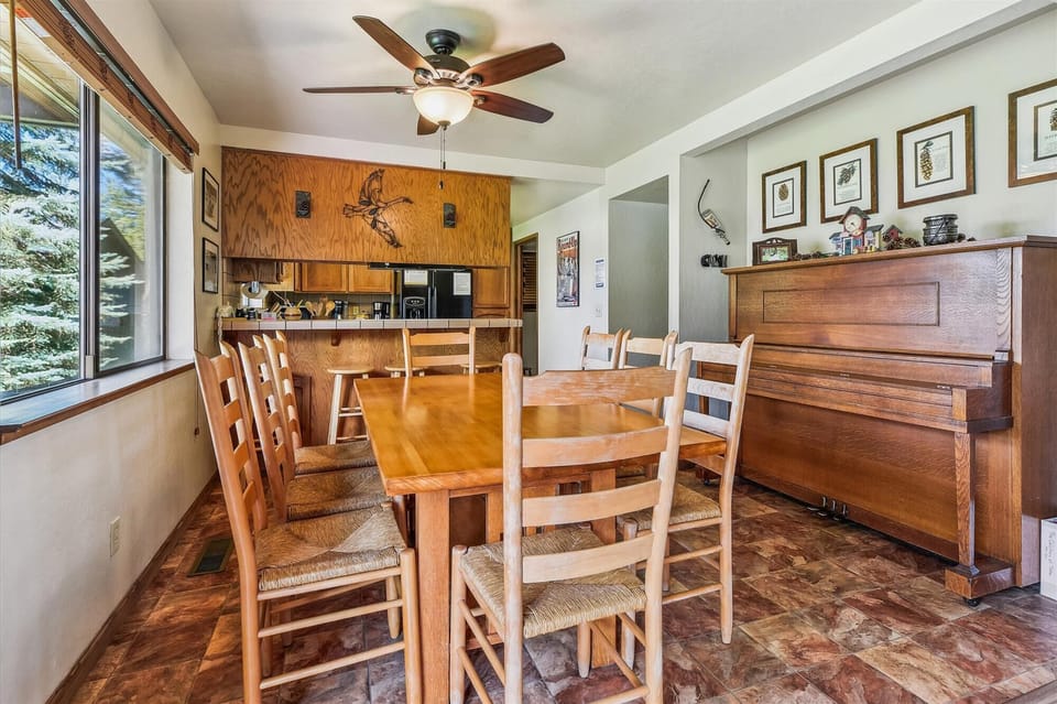 mainlevel-diningroom