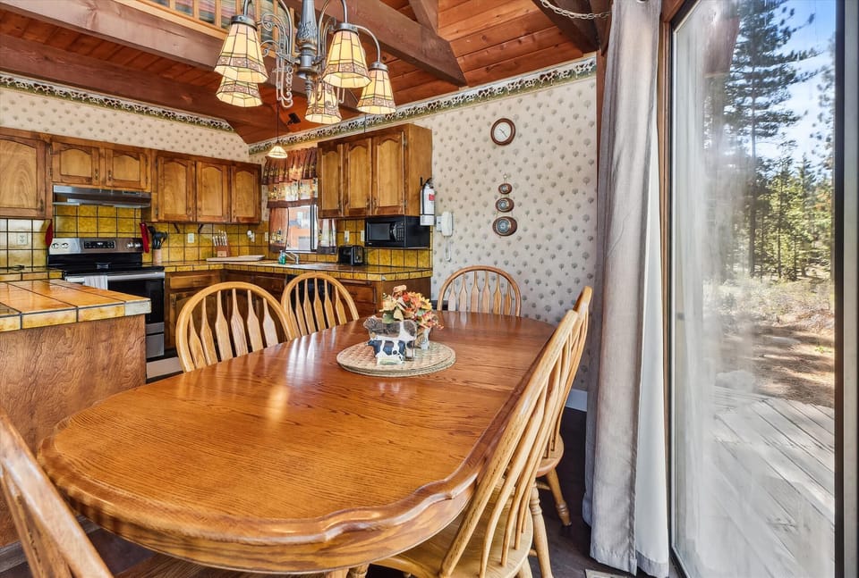 mainlevel-diningroom