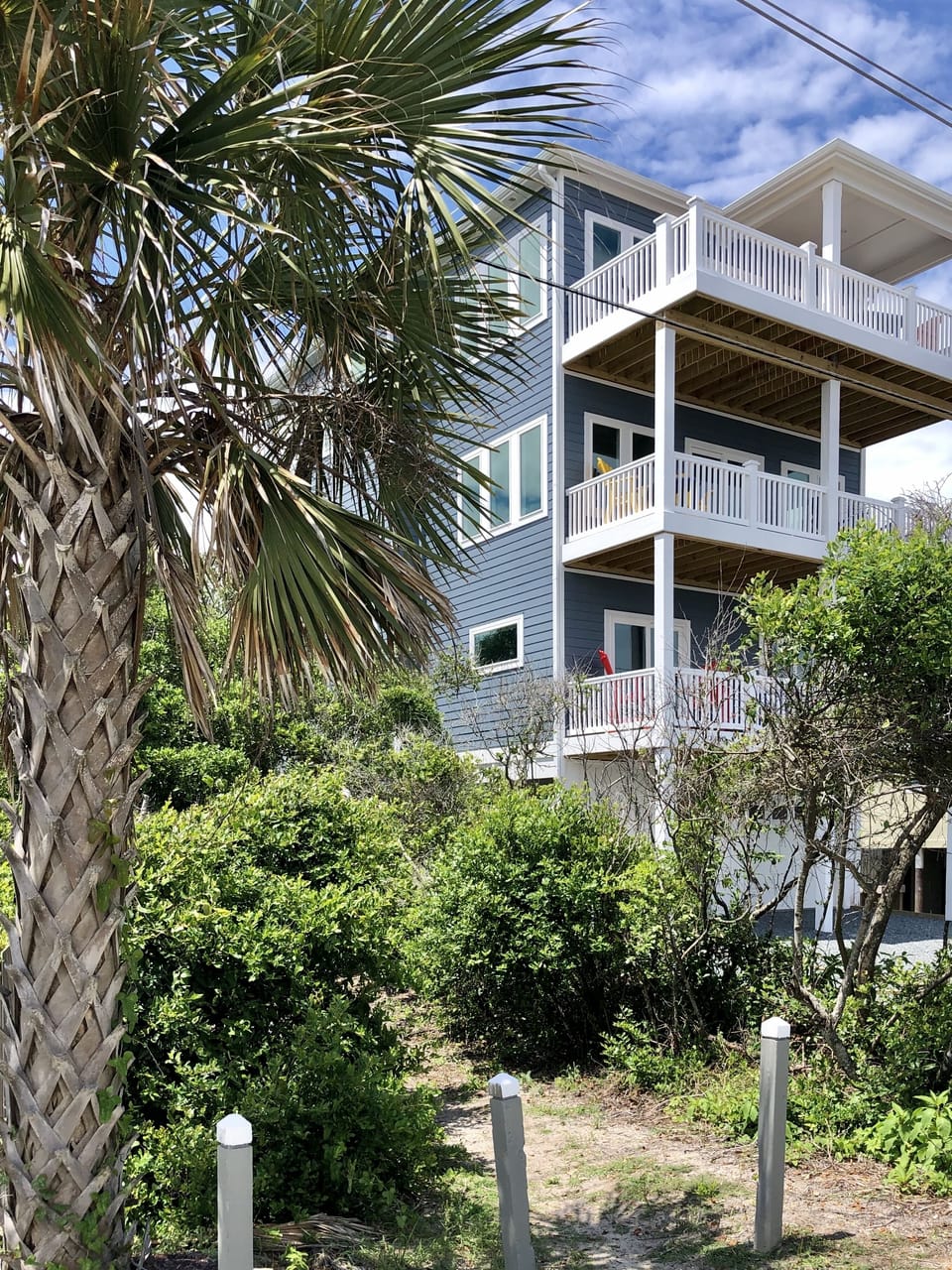 Shaded path back to intracoastal waterway neighborhood.