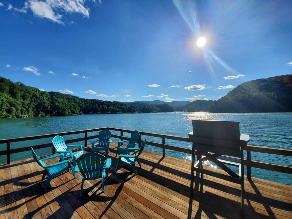 1000 square foot 2 level dock