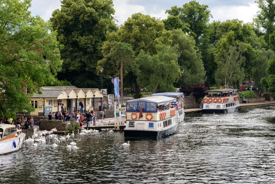 Boat rides nearby