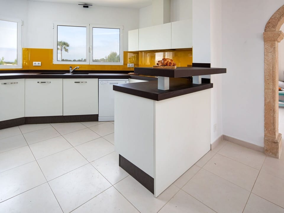 Kitchen Sink, Property, Cabinetry, Tap, Sink, Countertop, Wood, Plumbing Fixture, House, Interior Design