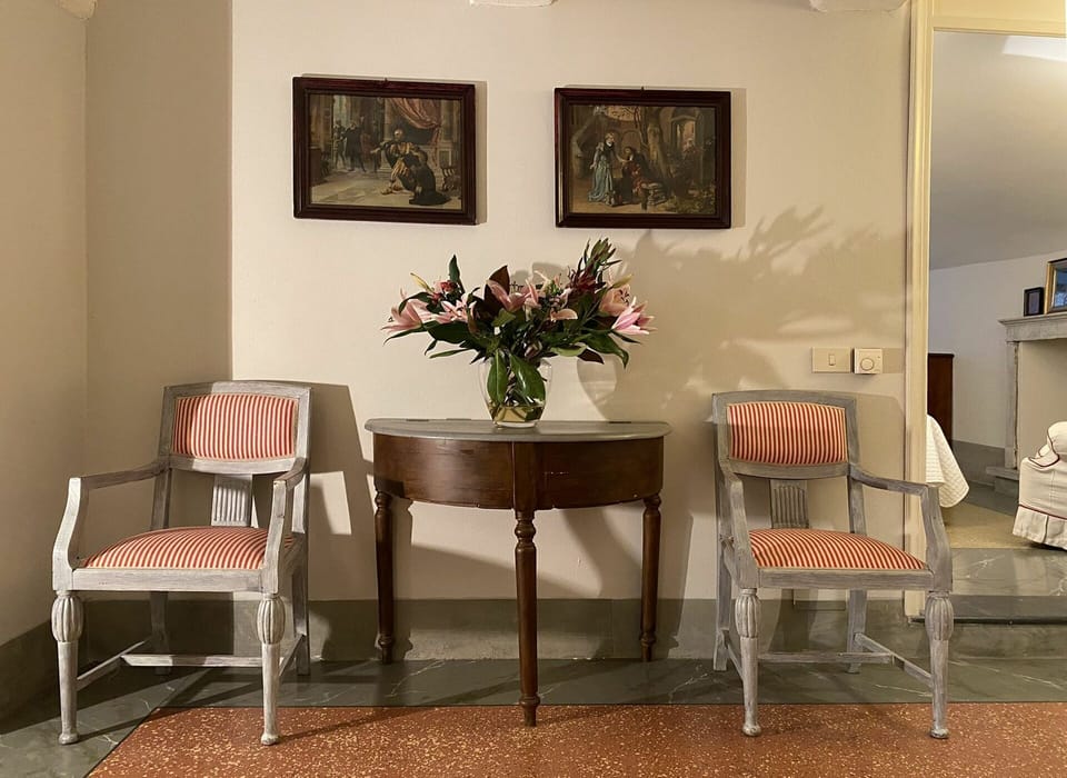 Living Room, Room Detail