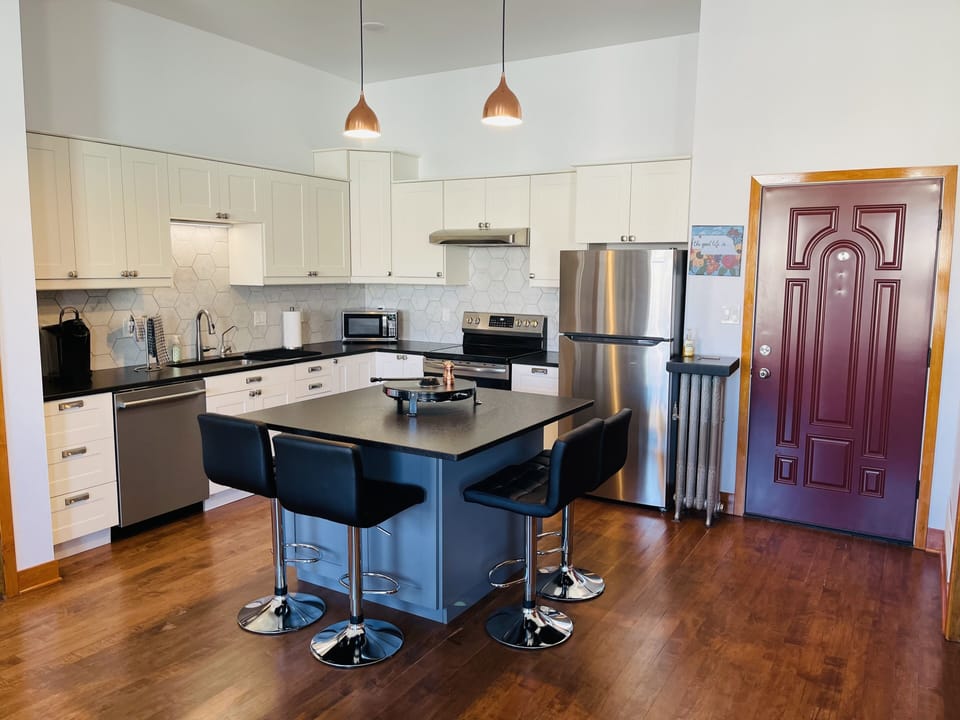 Kitchen includes dishwasher, ice maker, RO water system and Keurig coffee maker.