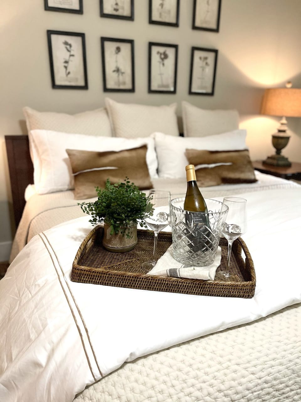 Another comfy bed waiting for your arrival!