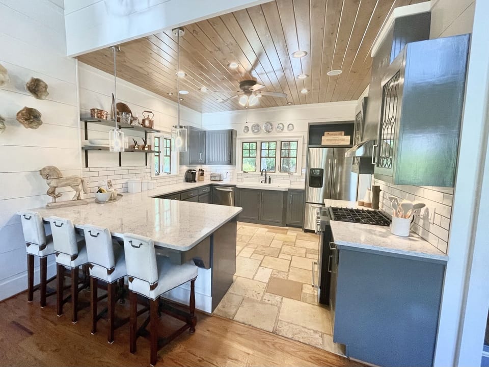 Spacious and fully equipped kitchen