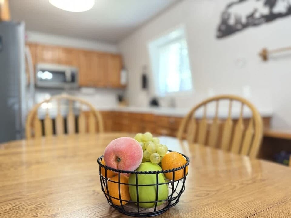 Table to the kitchen view.